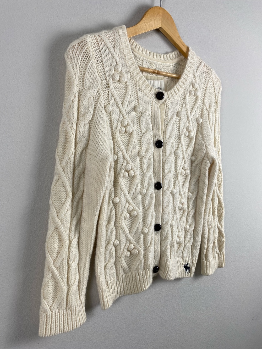 Abercrombie & Fitch Y2K Cable Knit Bobble Cardigan Sweater | 3/4 Sleeves | Ivory - Picture 7 of 16